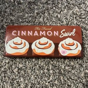 Too Faced Cinnamon Swirl Eyeshadow Pallet